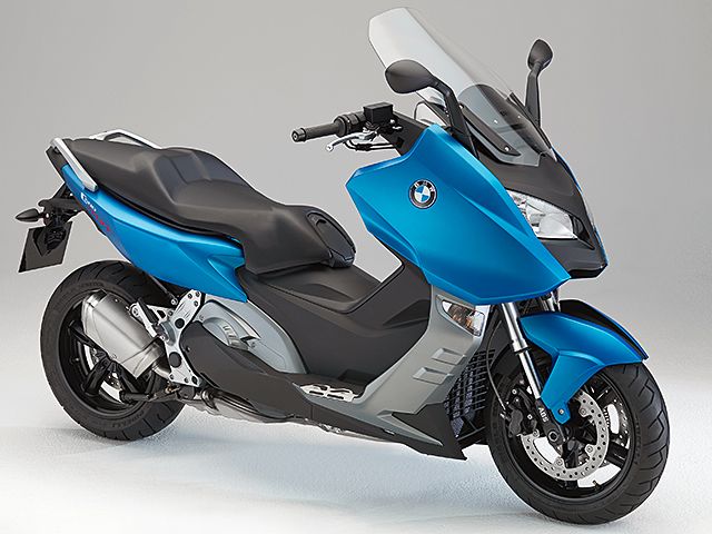 2013年 C600Sport コスミックブルーメタリックマット（カタログメイン）