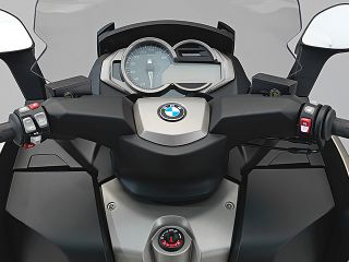 2013年 C650GT（ハンドルまわりイメージ）