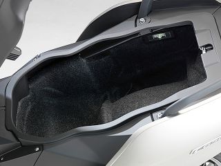 2013年 C650GT（ラゲッジスペース）