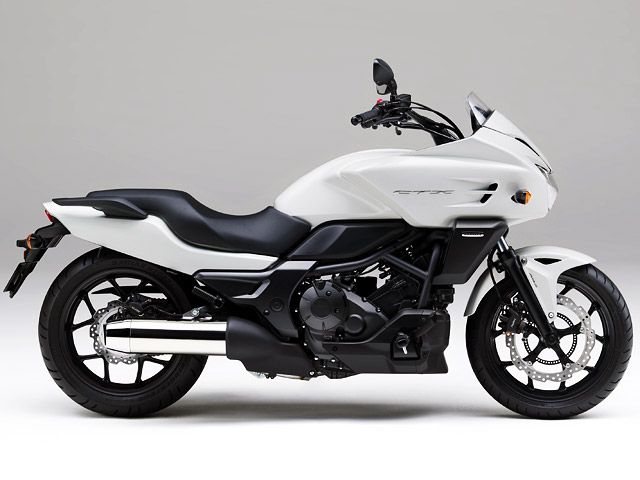 2014年 CTX700 パールフェイドレスホワイト（カタログメイン）