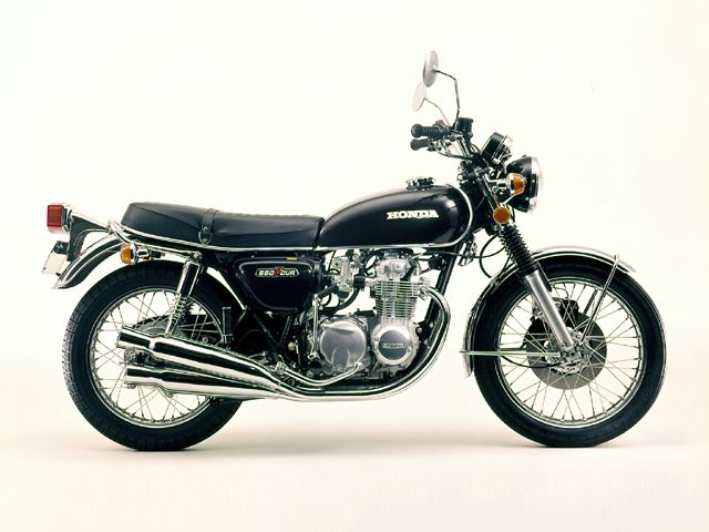 1974年 DREAM CB550FOUR ブラック(カタログメイン)