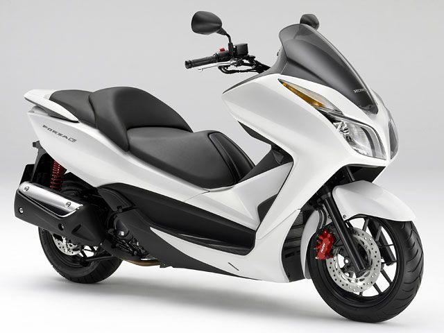 ホンダ（HONDA）2013年 FORZA Si・新登場のカタログ情報 | 沖縄のバイクを探すなら【グーバイク沖縄】