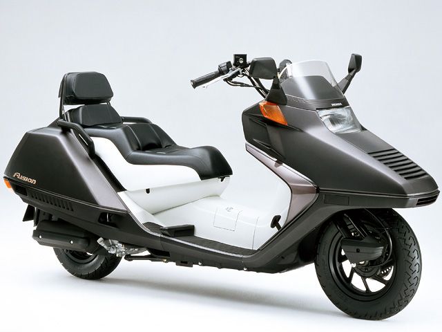 2003年 FUSION Type X Special マットアクシスグレーメタリック（カタログメイン）