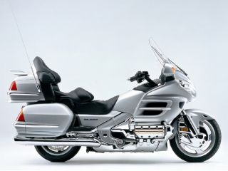 2005年 GOLDWING 30周年記念モデルビレッドシルバーメタリック