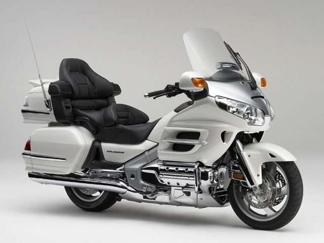 2007年 GOLDWING AIRBAG パールグレイシャーホワイト(カタログメイン)
