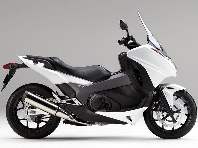 2014年 INTEGRA マットパールグレアホワイト（カタログメイン）