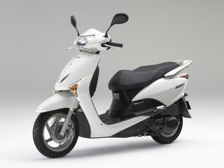 2008年 LEAD（110）パールシルキーホワイト
