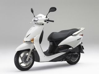 2009年 LEAD（110）パールシルキーホワイト
