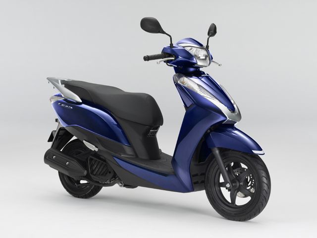 2015年 LEAD 125 エグザルテッドブルーメタリック(カタログメイン)