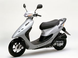 ホンダ Honda 00年 Live Dio Zx スケルトン 特別 限定仕様のカタログ情報 沖縄のバイクを探すなら グーバイク沖縄