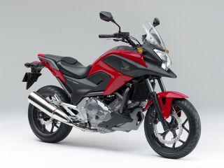 2012年 NC700Xマグナレッド