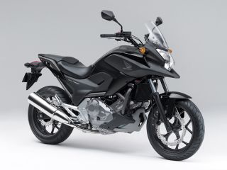 2012年 NC700Xダークネスブラックメタリック
