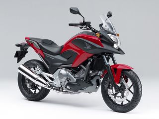 2012年 NC700X Dual Clutch Transmission ABSマグナレッド