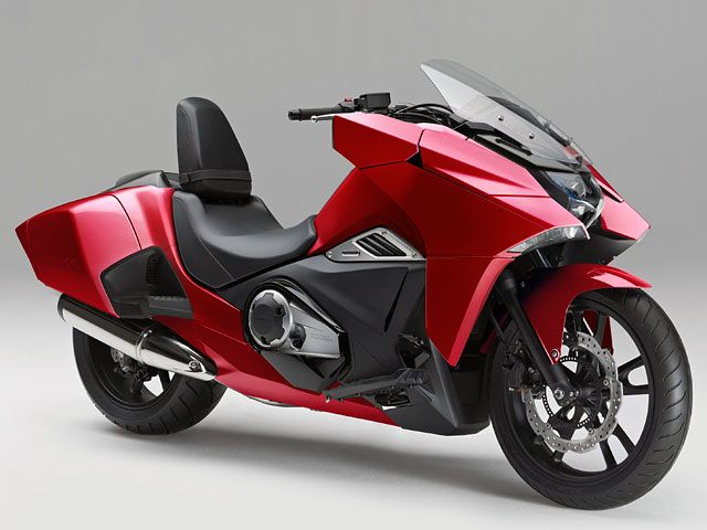 2015年 NM4-02 ヴィクトリーレッド（カラーオーダープラン）（カタログメイン）