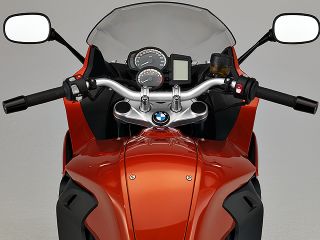 2013年 F800GT（ハンドルまわりイメージ）