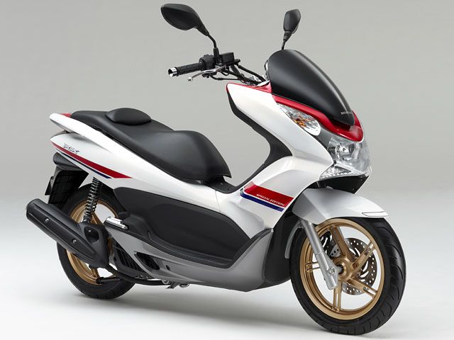 2012年 PCX Special Edition パールヒマラヤズホワイト(カタログメイン)