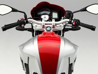 2012年 F800R（ハンドルまわりイメージ）