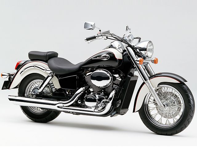 1997年 Shadow 750 （カタログメイン）