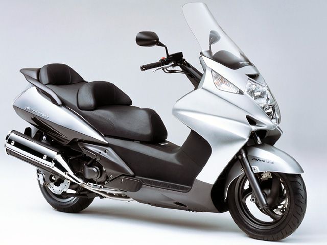 2005年 SILVERWING600 ABS デジタルシルバーメタリック×ヘビーグレーメタリック（カタログメイン）