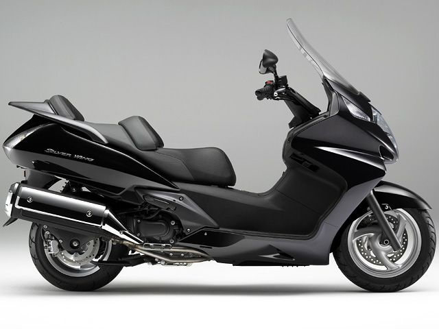 2007年 SILVERWING600 ピュアブラック（カタログメイン）