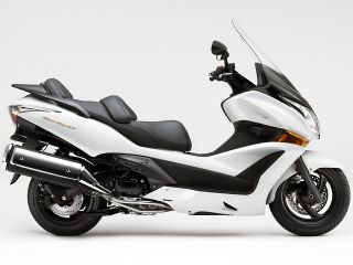 2009年 SILVER WING GT600パールサンビームホワイト