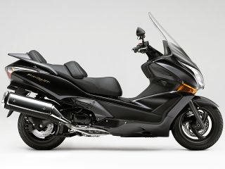 2009年 SILVER WING GT600パールコスミックブラック