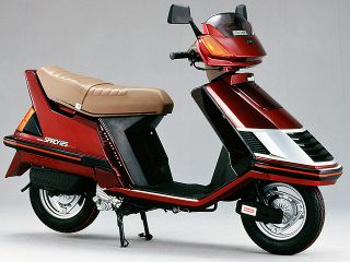 1983年 SPACY 125 STRIKERレッド