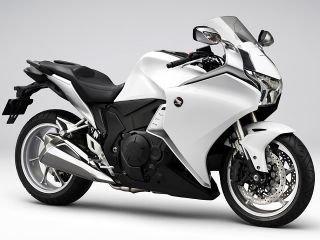 2010年 VFR1200Fパールサンビームホワイト