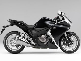 2013年 VFR1200F Dual Clutch Transmissionダークネスブラックメタリック