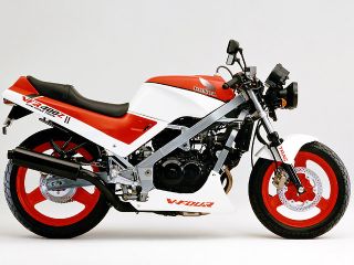 1986年 VFR400Z