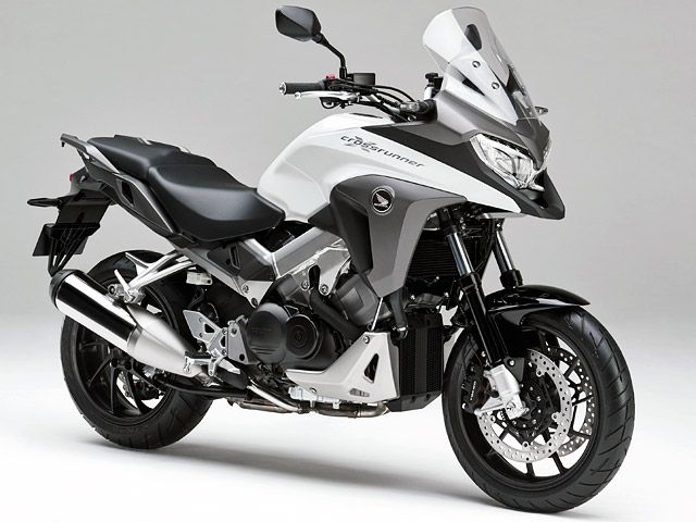 2014年 VFR800X パールグレアホワイト（カタログメイン）