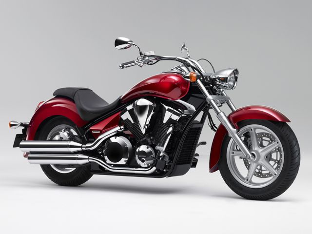 2011年 VT1300CR ABS キャンディーグローリーレッド（カタログメイン）