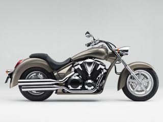 2011年 VT1300CR ABSムーンストーンシルバーメタリック