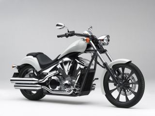 2011年 VT1300CX ABSパールフェイドレスホワイト