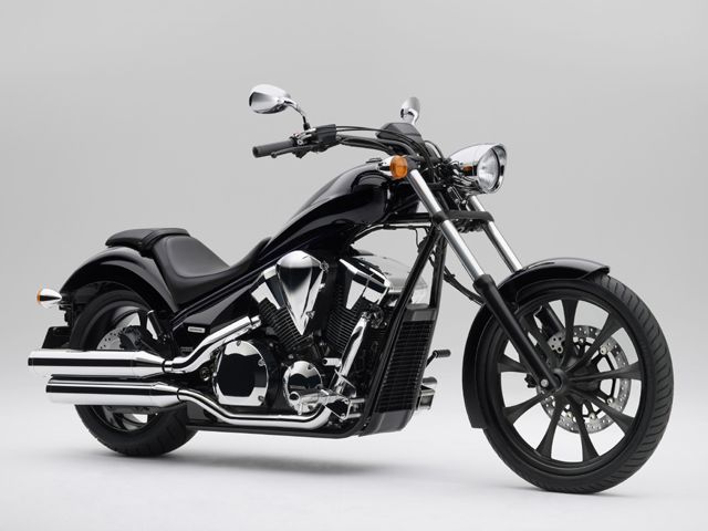 2012年 VT1300CX グラファイトブラック（カタログメイン）