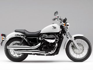 2010年 VT750Sパールフェイドレスホワイト
