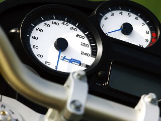 2008年 HP2 Megamoto（メーター表示イメージ）
