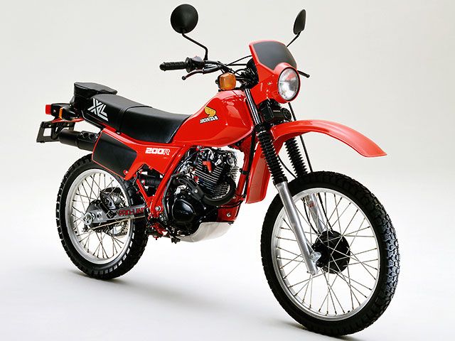 1982年 XL200R レッド(カタログメイン)