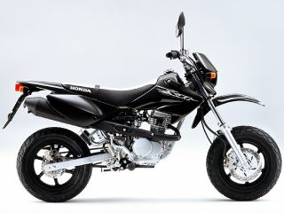 2005年 XR100MOTARDブラック