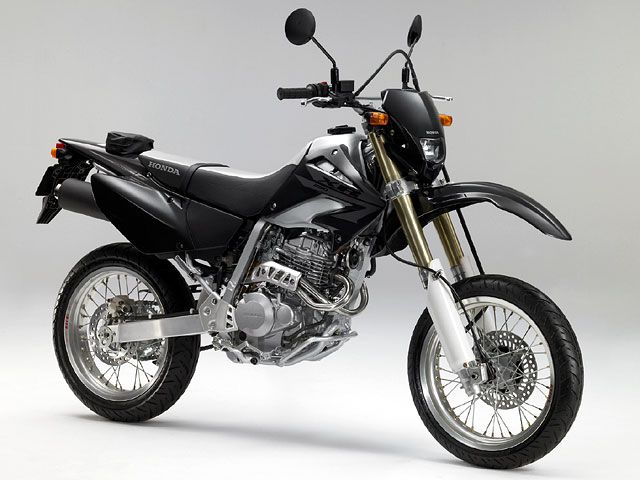 2006年 XR250MOTARD ブラック(カタログメイン)