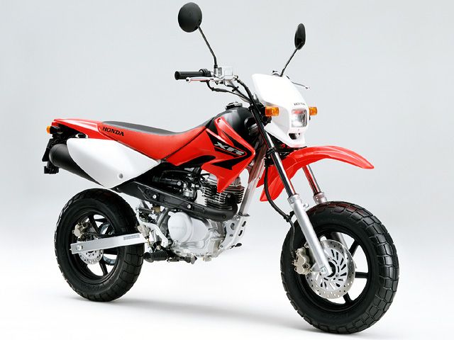 2005年 XR50MOTARD エクストリームレッド(カタログメイン)