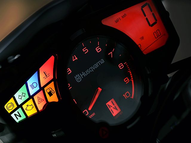 ハスクバーナ（Husqvarna） ヌーダ900R | NUDA 900Rの型式・スペック