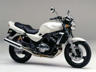 2000年 BALIUS Ⅱパールアルペンホワイト
