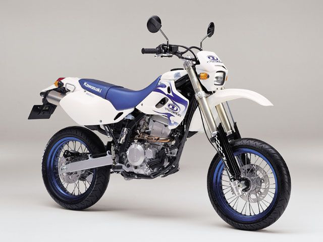 2002年 D-TRACKER ポーラホワイト(カタログメイン)