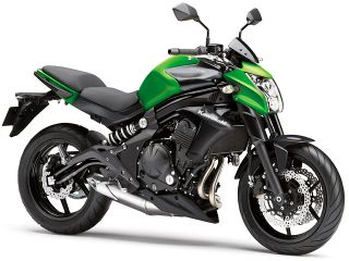 2014年 ER-6nキャンディフラットブレイズドグリーン×メタリックフラットスパークブラック