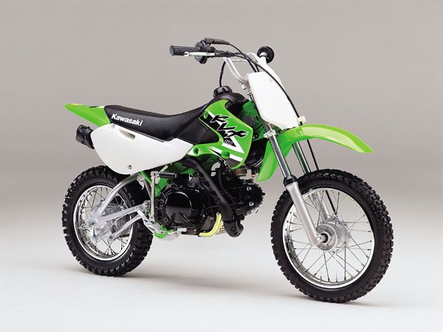 2002年 KLX110 ライムグリーン（カタログメイン）