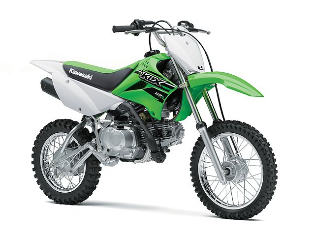 2015年 KLX110L ライムグリーン（カタログメイン）