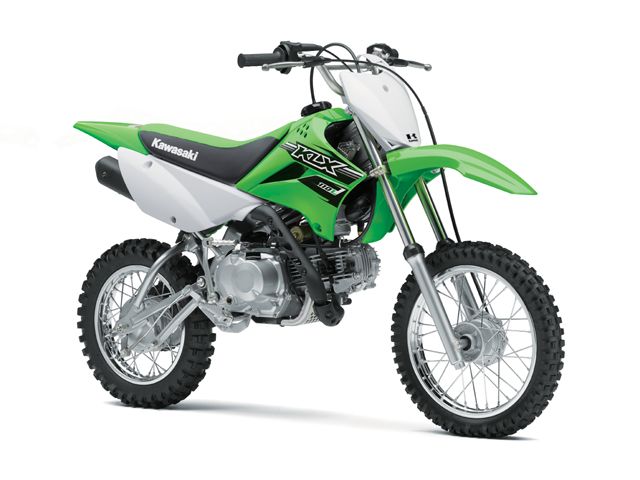 2016年 KLX110L ライムグリーン（カタログメイン）