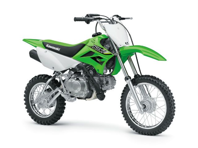 2017年 KLX110L ライムグリーン（カタログメイン）