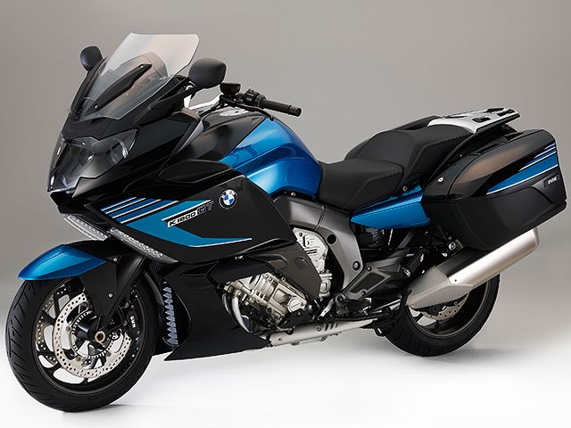 2016年 K1600GT Cosmic blue metallic/Black storm metallic（カタログメイン）